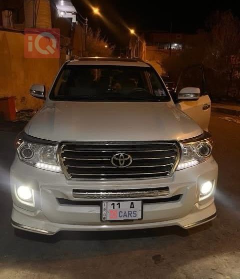 تۆیۆتا لاند کروزەر